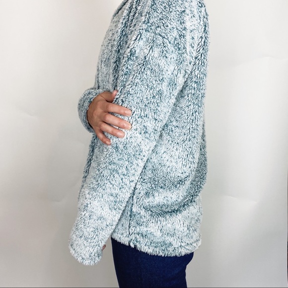 Dylan Faux Fur ‘Cuddly Up’ Fleece V-Neck Sweater S - Picture 2 of 3